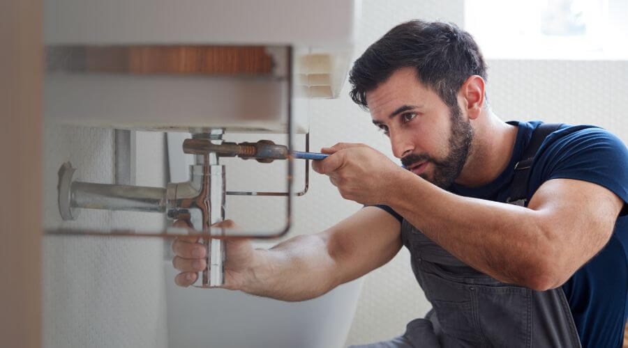 Professional water heater installation services in Thornton, TX